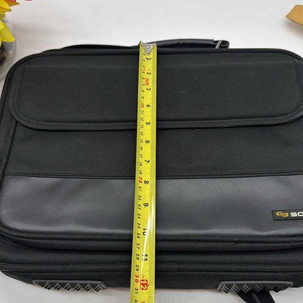 Solo Black Leather Laptop Bag TOT7506B